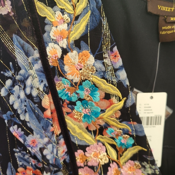 Anthro | Vineet Bahl Vivieene Metallic Blouse Floral Embroidered Bell Sleeve XS - Picture 6 of 14